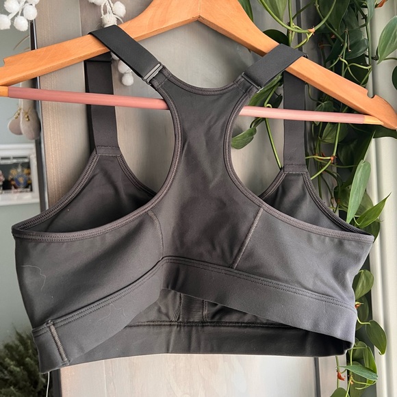 NWT - Under Armour Sports Bra - Picture 2 of 4